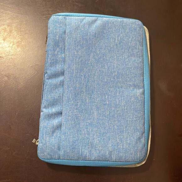 MacBook New Pro 13” shell and blue soft case - Picture 4 of 6